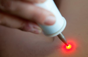 Терапевтический аппарат на базе лазерного источника красного спектрального диапазона мощностью 10 мВт.